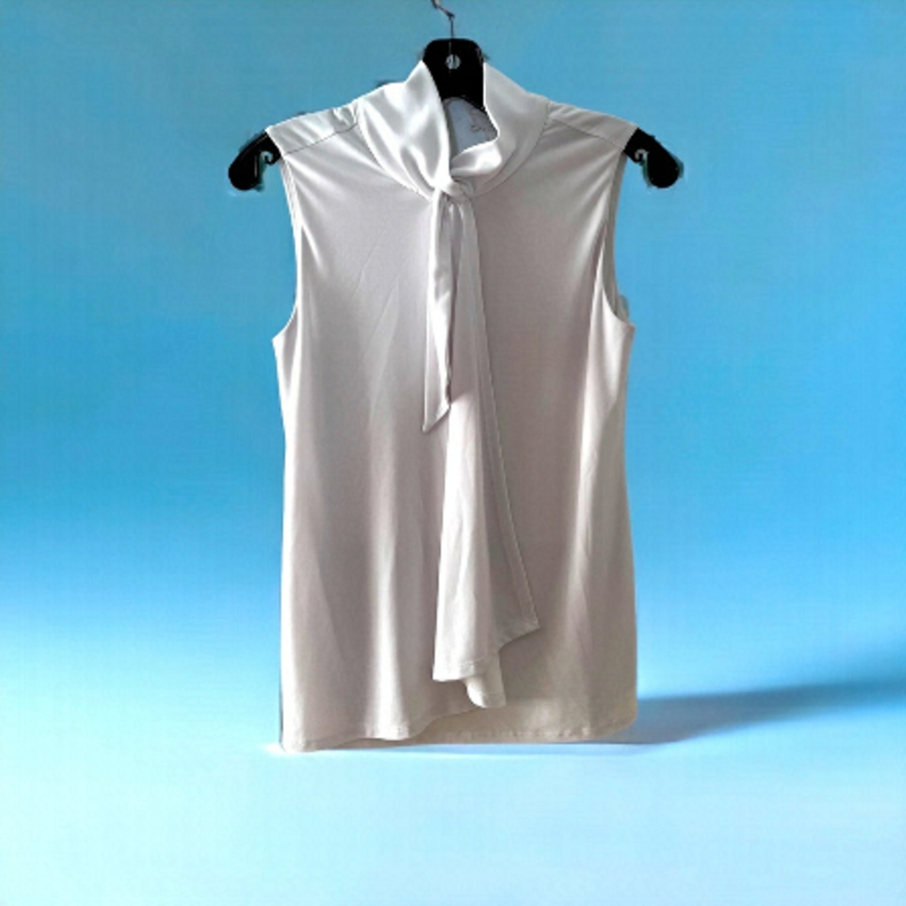 WHITE House Black Market White Sleeveless Lined Top